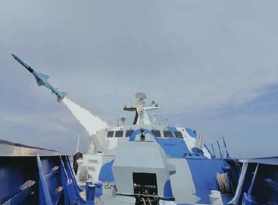 鹰击83由于其技术底色绝对不低仍是护卫舰标准的反舰导弹