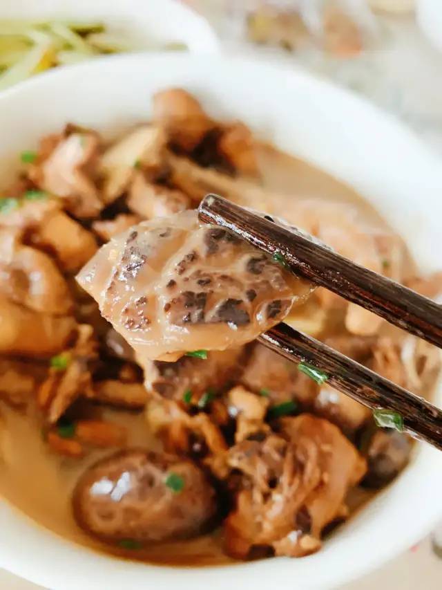 荟万珍食谱:随州冬花菇炖鸡汤,新人做出的星级美味!