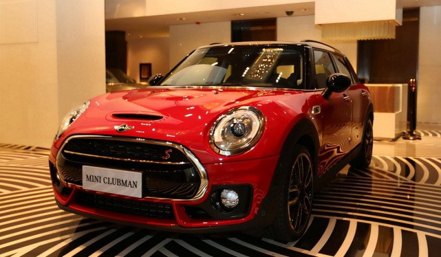 适合女生开的小型车(适合女生开的小型车汽车)