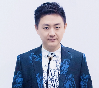 张杰,1978年11月27日出生于中国北京,729声工场创始人 [1] ,配音演员