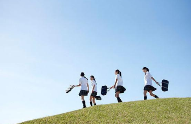 男版张某玉扎小辫纹花臂承德石油高等专科学校又现霸道查寝男