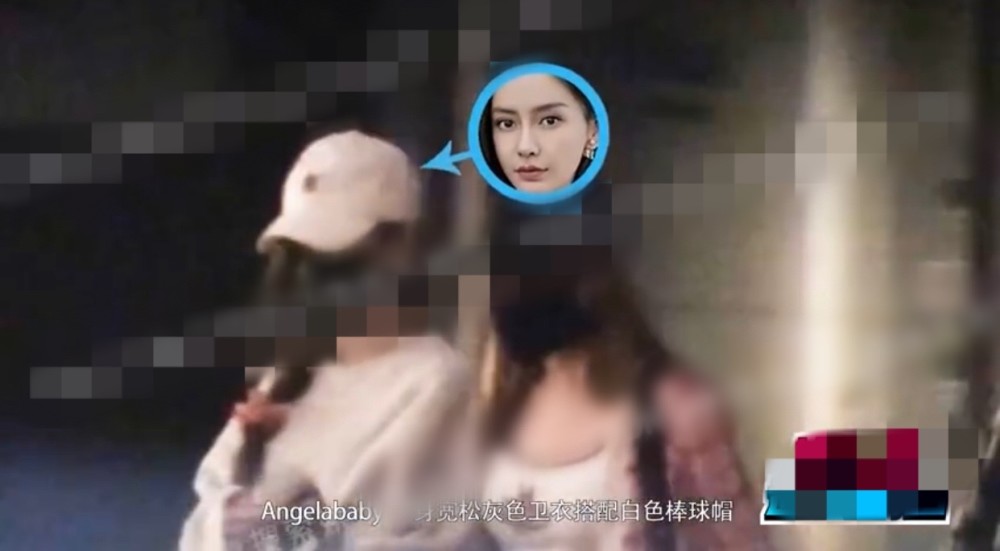 黄晓明Angelababy带小海绵出游，夫妻俩鲜有互动，婚姻名存实亡？