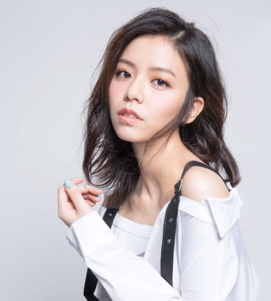 人物简介:宋芸桦(vivian sung),1992年10月21日出生于中国台湾,毕业于