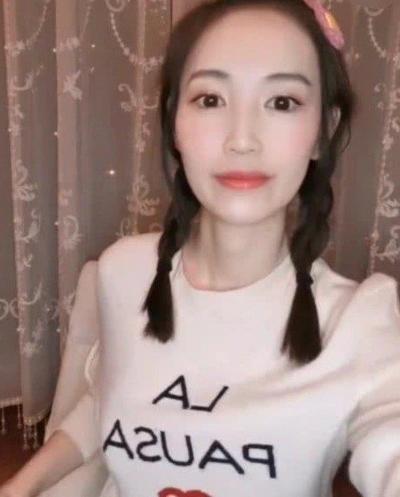 马蓉离婚5年，被网红主播“王宝弱”碰瓷，合拍视频全程黑脸