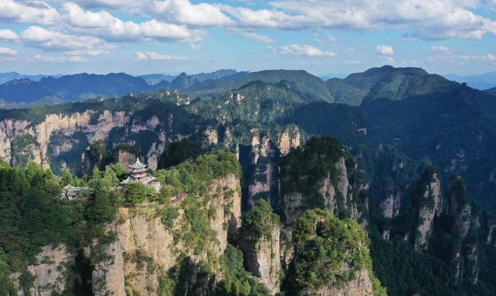 1092米山峰之巅的凌空对决,全国扁带高手将"决战"张家界黄石寨