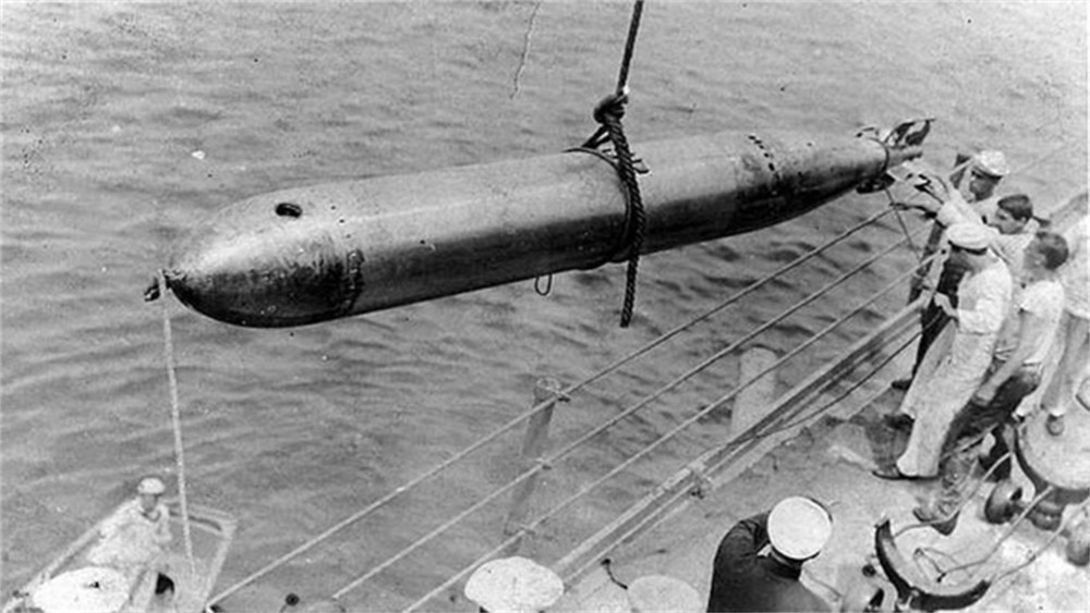 日本花费2800亿打造的航母,17个小时就沉没了?沦为吉尼斯级笑话