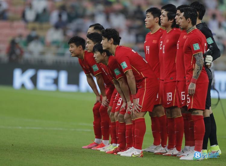 媒体人：支持冯潇霆！尊重足球就是尊重所有中国足球人最后的底线