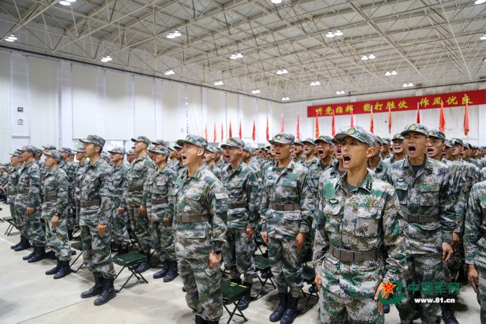 第81集团军某合成旅:装备换季走出"换油擦灰"旧模式