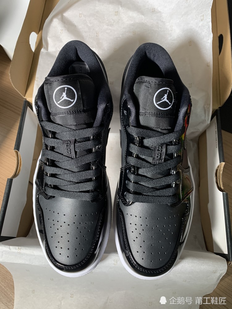 黑色漆皮aj1低帮也可以穿出皮鞋的感觉?