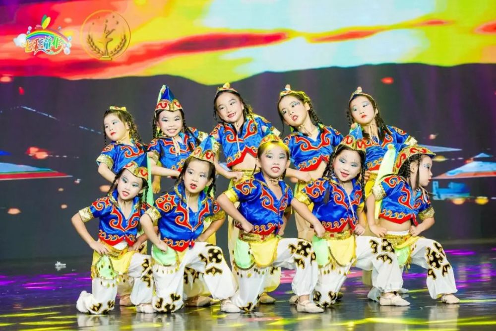 舞动童年,每个会跳舞的孩子都是会闪光的小精灵!