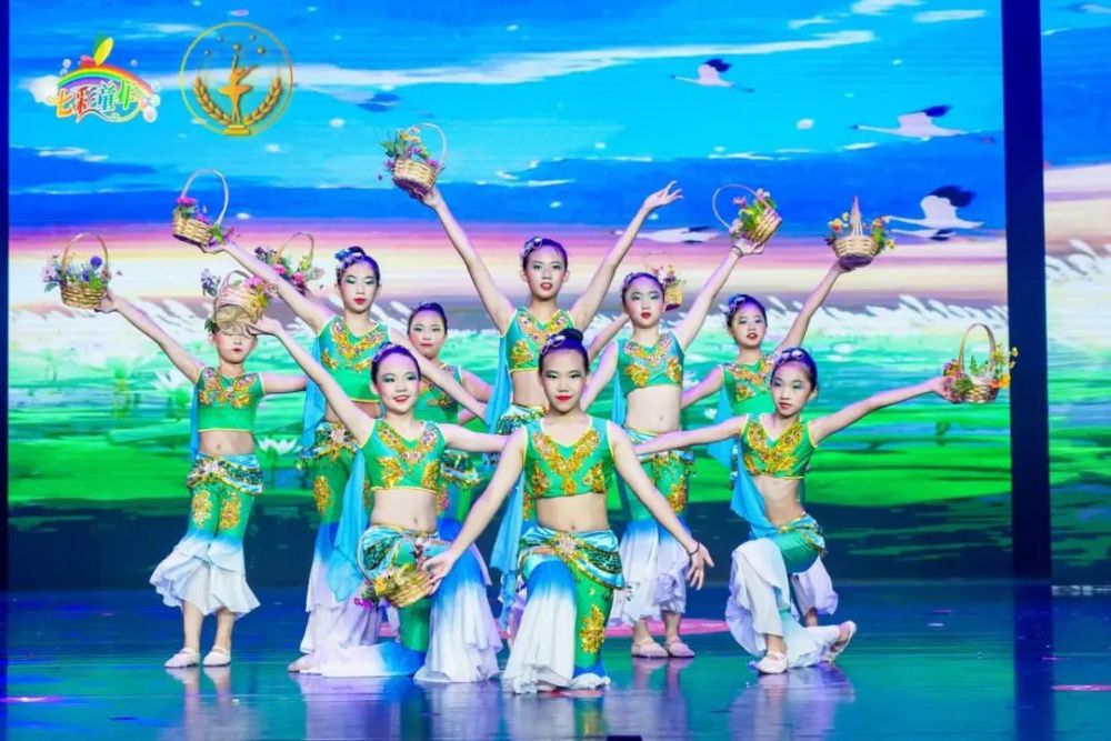 舞动童年,每个会跳舞的孩子都是会闪光的小精灵!
