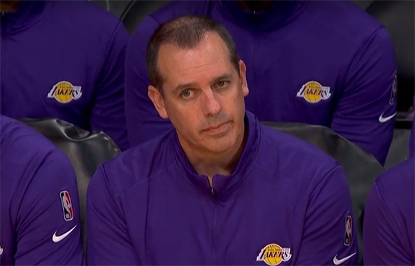 nba 沃格尔：三巨头总的来说打得不错！威少：老詹，总的来说是谁？
