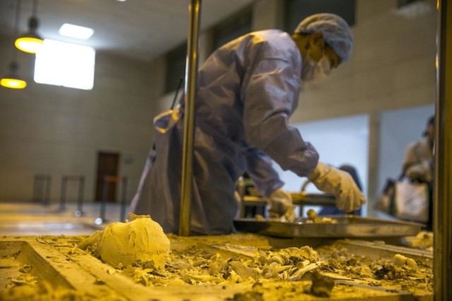 人体进行火化后,遗留的骨灰到底是什么?多年之后又会变成什么?