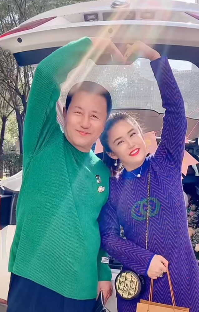 长贵扮演者王小宝57岁生日,小娇妻吴琼送惊喜,赵家班多人捧场