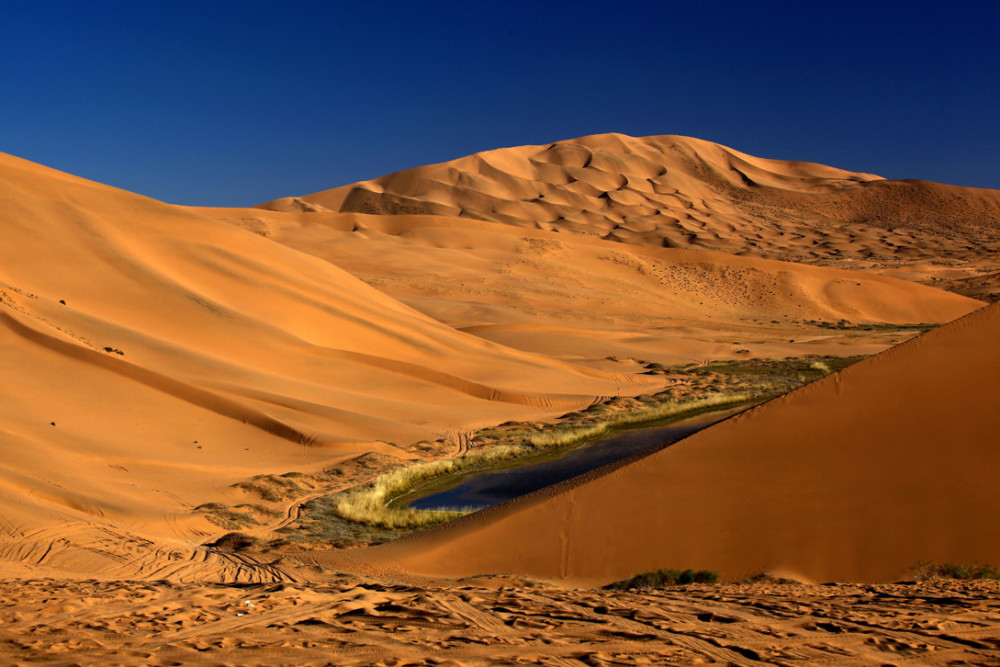 我国八大沙漠之一拥有世界第一高沙峰堪称沙漠珠穆朗玛峰