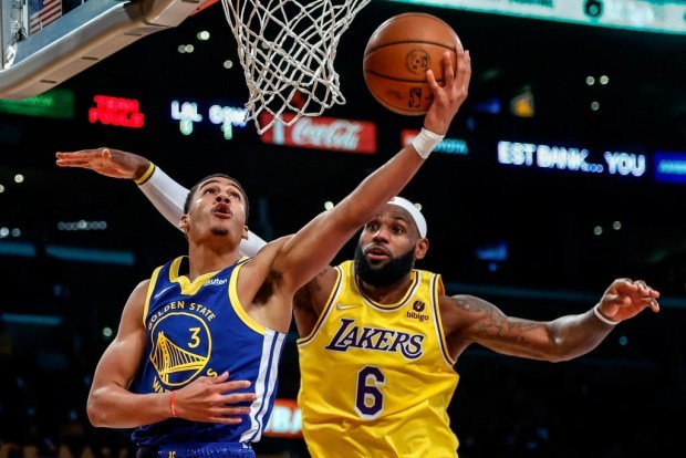 两战湖人轰468勇士210万捡到宝他已是季前赛得分王