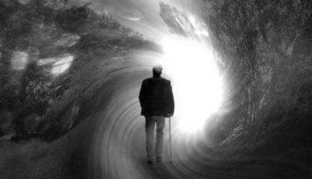 人在濒临死亡时,都会看到些什么?154名亲历者给出了答案_腾讯新闻