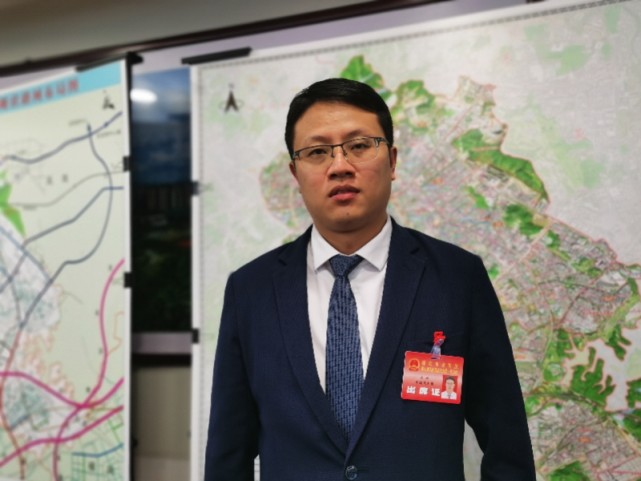 代表说吴松建议在医院周边建设生物医药孵化器