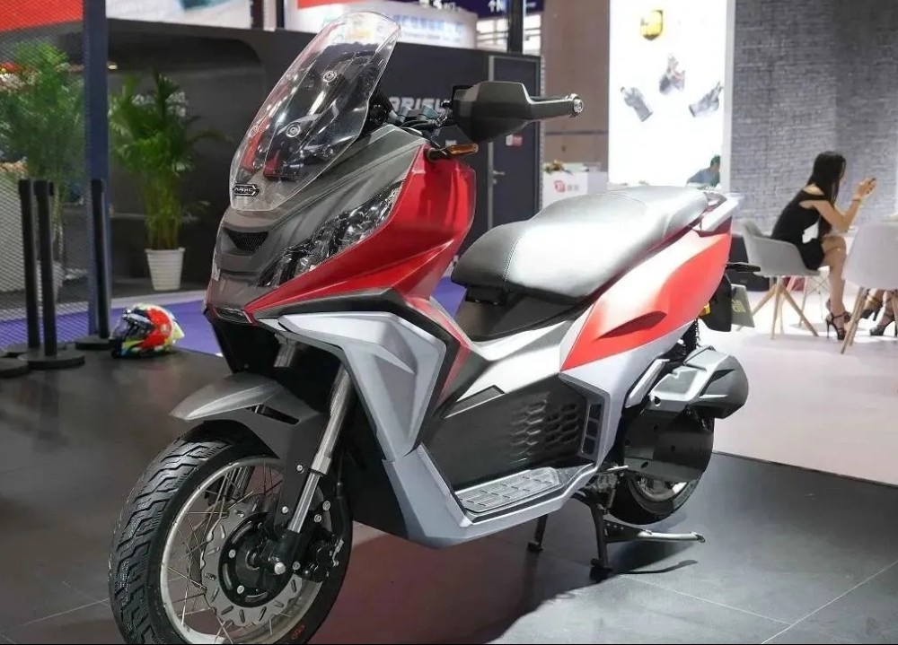 续航400km辐条轮真空胎力刻gobi150踏板亮相预测17万元