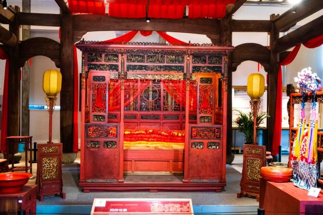 在这里能欣赏古老传统红妆婚俗