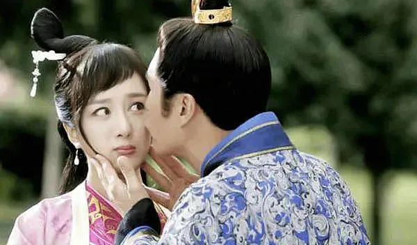 独孤天下杨坚真的很爱曼陀可惜曼陀不懂得珍惜