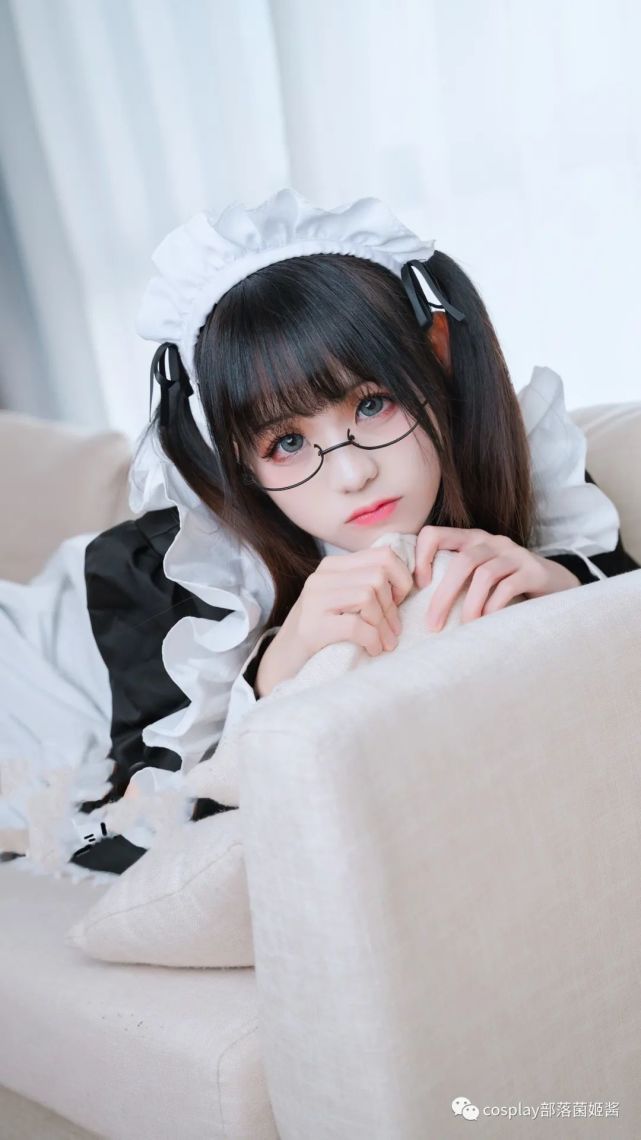 女仆写真:这又是谁家的小可爱