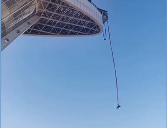 网传金沙滩蹦极出意外真相究竟如何