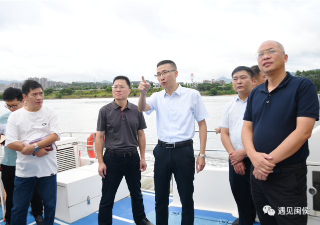 10月13日,閩侯縣委書記趙明正,縣長王建生帶領縣直有關部門負責人赴