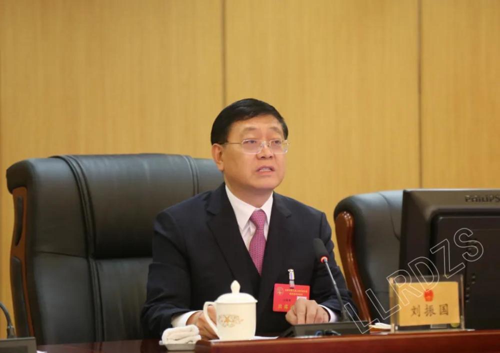 市人大常委会主任刘振国出席会议,副主任孙晋军,李俊平,卫成印,郭卫民