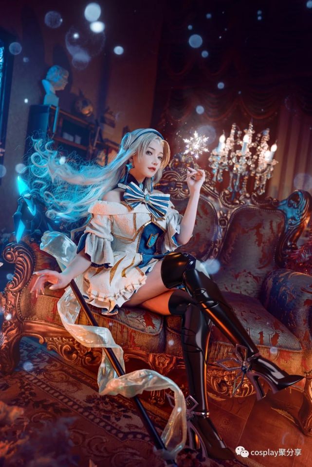 《高能手办团》海伦cosplay