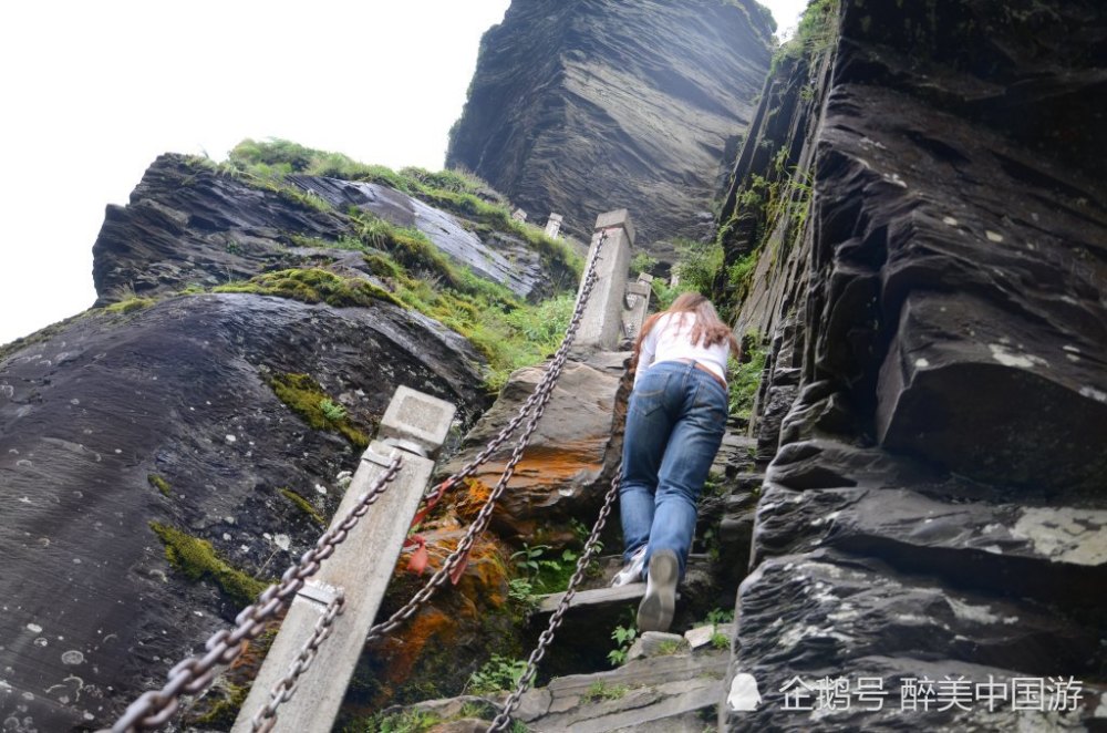 走进梵净山,溪流纵横,山势雄伟,气势恢宏