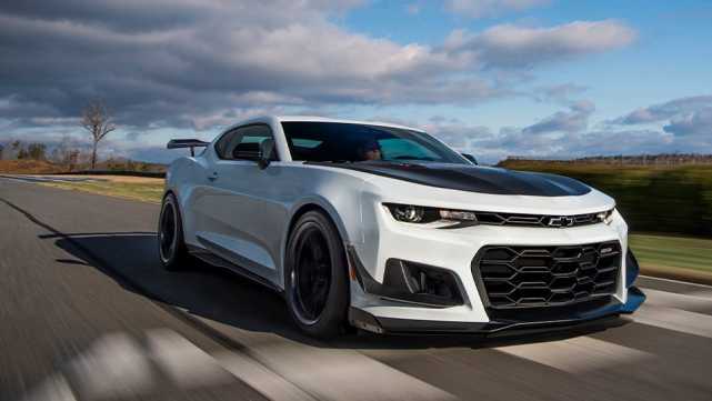 2021款雪佛兰科迈罗camaro老化但仍然强大的大黄蜂