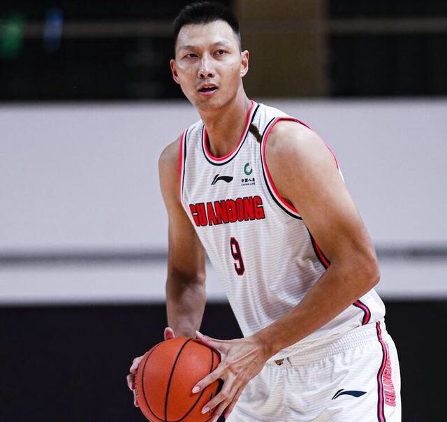 易建联正式复出!为广东效力16个赛季,他一共能拿到多少薪水?