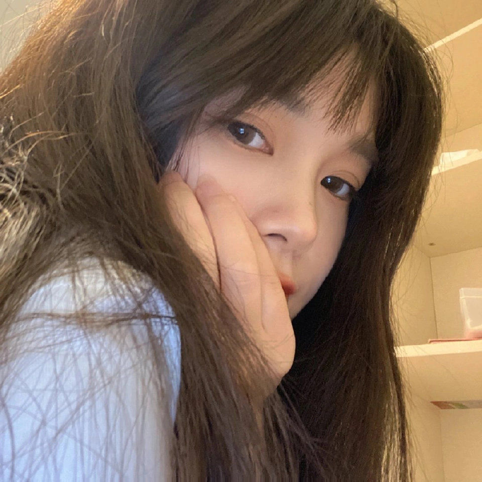精选优质温柔小众好看的女生头像86
