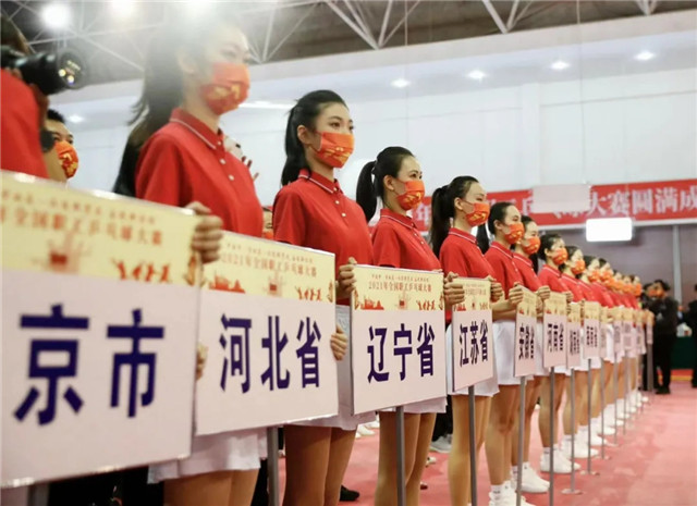 60岁蔡振华帅气潇洒出席活动登央视新闻张继科丁宁大战助兴