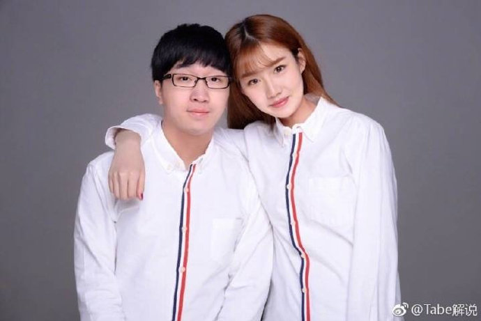 rng教练tabe的女友发长文宣布结束长达六年的恋情