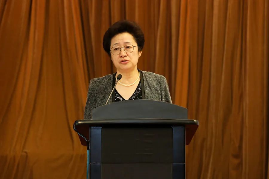 杨竑▲中国金融出版社有限公司副总经理(副总编辑)程建国主持会议