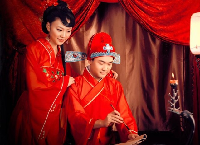 书生籍籍无名,写一首"蜜月情诗"送考官,金榜题名流传千古