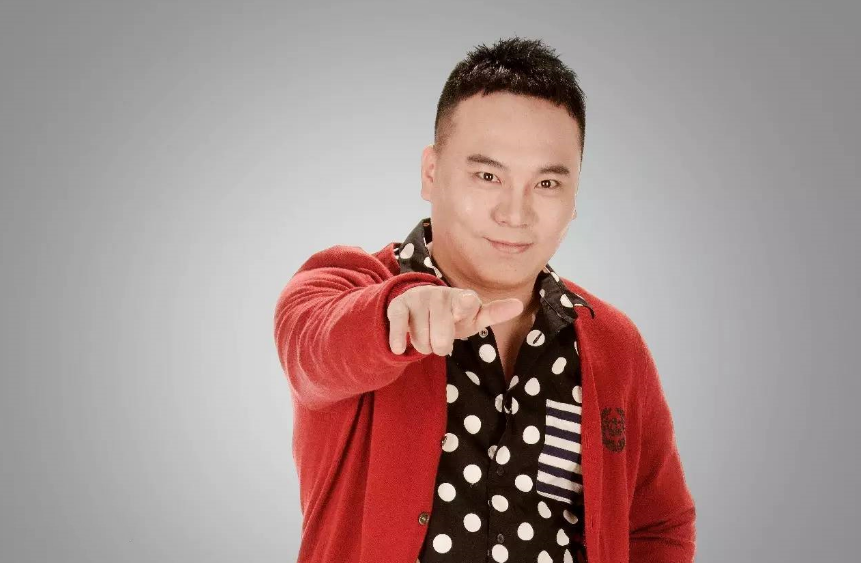 2006年,本仙传媒副总裁张家豪到辽阳选拔演员时,发现了田娃.