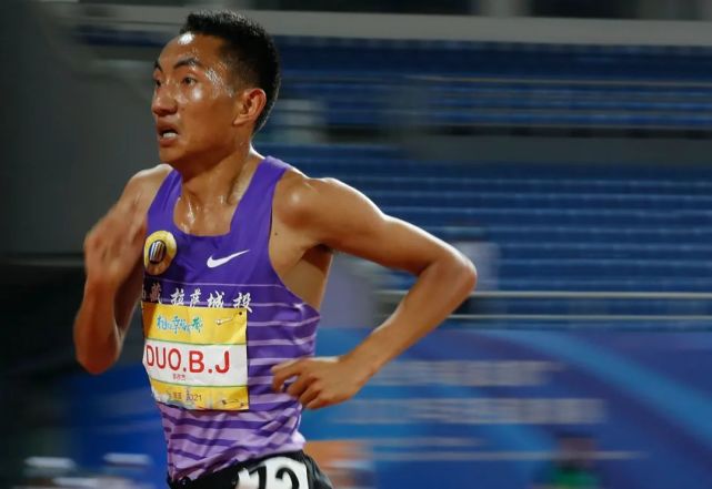 多布杰走过黑暗遇见光