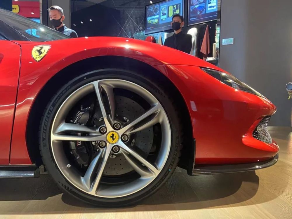 首款混动超跑来中国法拉利首款v6混动车型296gtb2988万元起卖