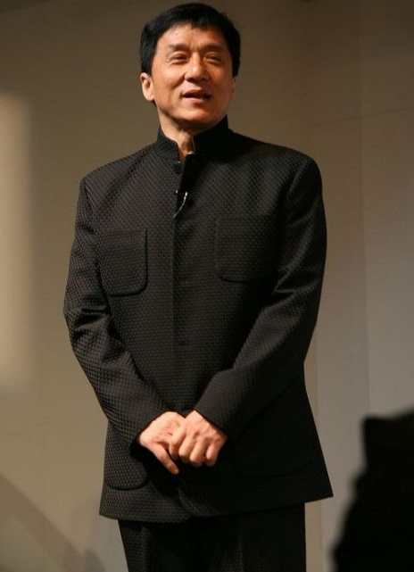 张学友和王祖贤找到成龙:大哥,有人威胁我们,成龙喊话:有种的来找我