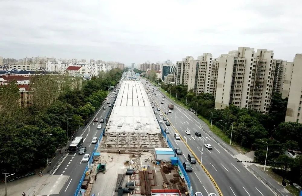 杨高南路改建工程主线桥梁结构贯通年底有望通车