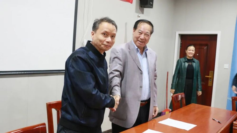 耒阳市振兴学校隆重举行中南林业科技大学"优质生源基地"授牌仪式