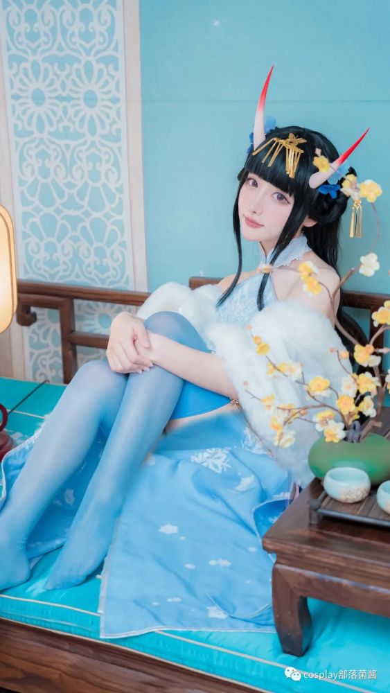 cos碧蓝航线旗袍能代冬雪沁香cos正片紫氯氯