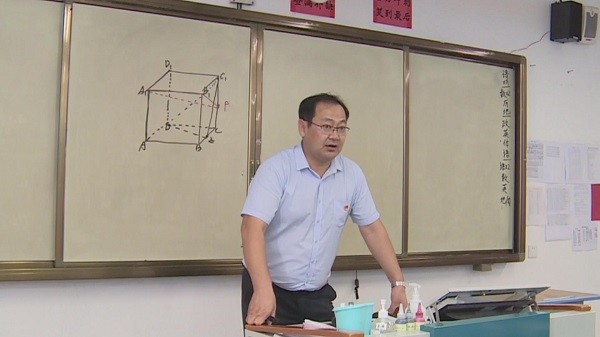 自1997年参加工作以来,林海洋一直担任班主任工作,每年接手新班级,他