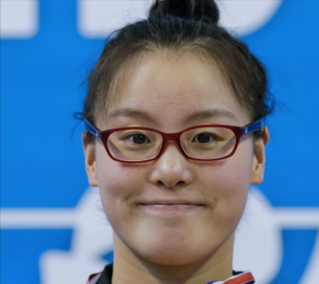从洪荒少女到无缘奥运,父母心里的天才少女,傅园慧现在怎样了?