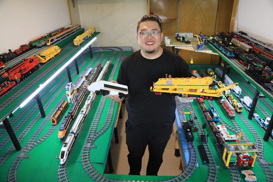 铁路职工和他的乐高火车世界