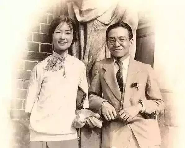 向佐夸老婆生完后更美，称期待下一个宝宝，粉丝：有二胎了？孩子每天英语配音有用吗