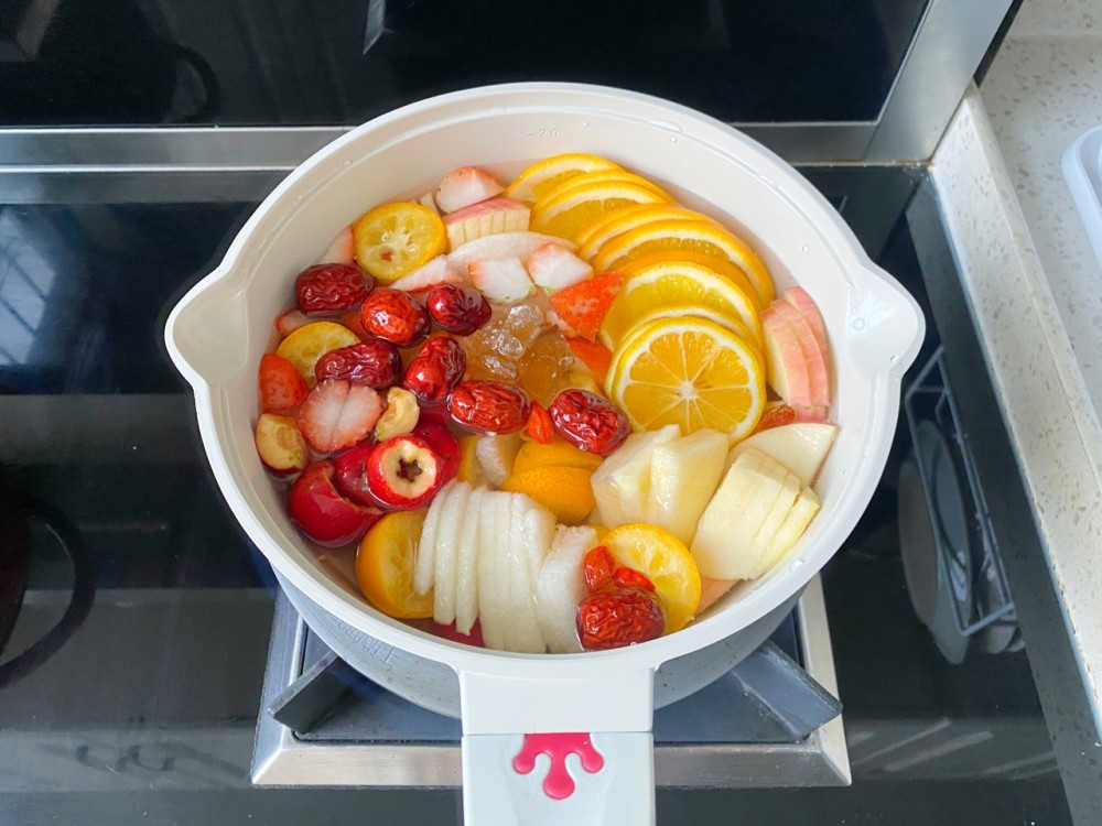 自制水果茶,酸甜开胃,孩子也能放心喝,比外面的奶茶强多了